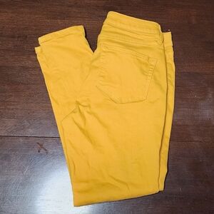 a.n.a Women's Skinny Jeans in Vibrant Yellow